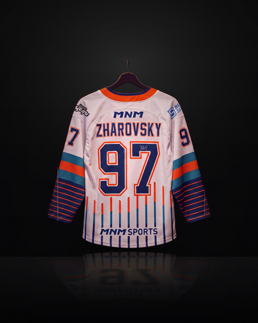Chandail officiel MYM 2026 signé par Alexander Zharovsky
